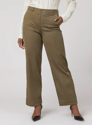 Casual pants with wide legs